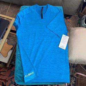 Lululemon men’s Hawaii aloha blue vent tech medium